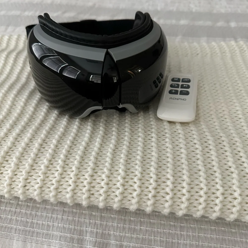 Eye massager
